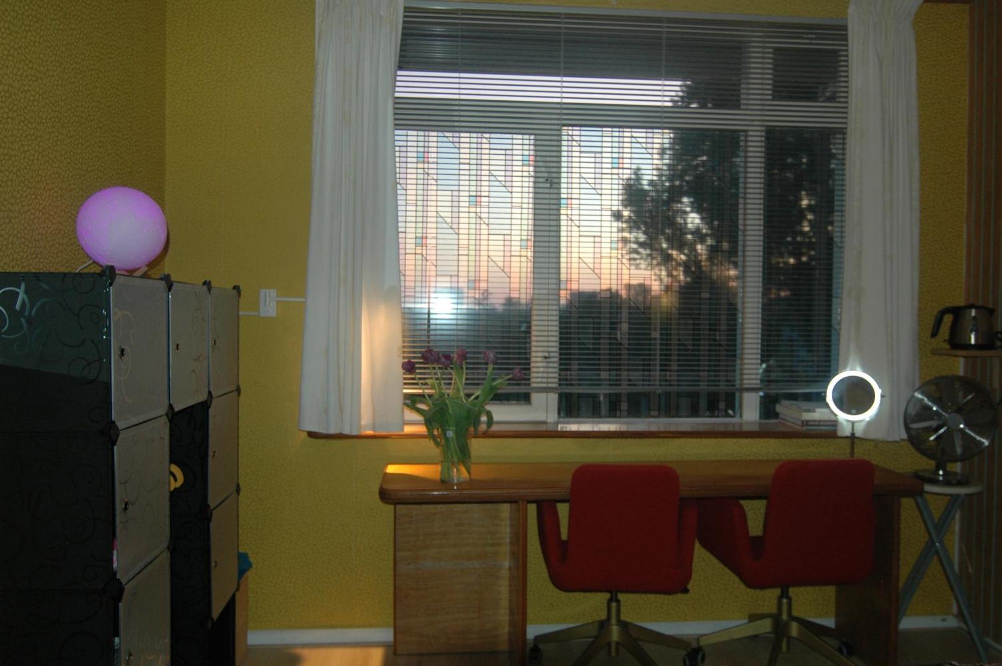 Quarto Queen com Casa de Banho Partilhada