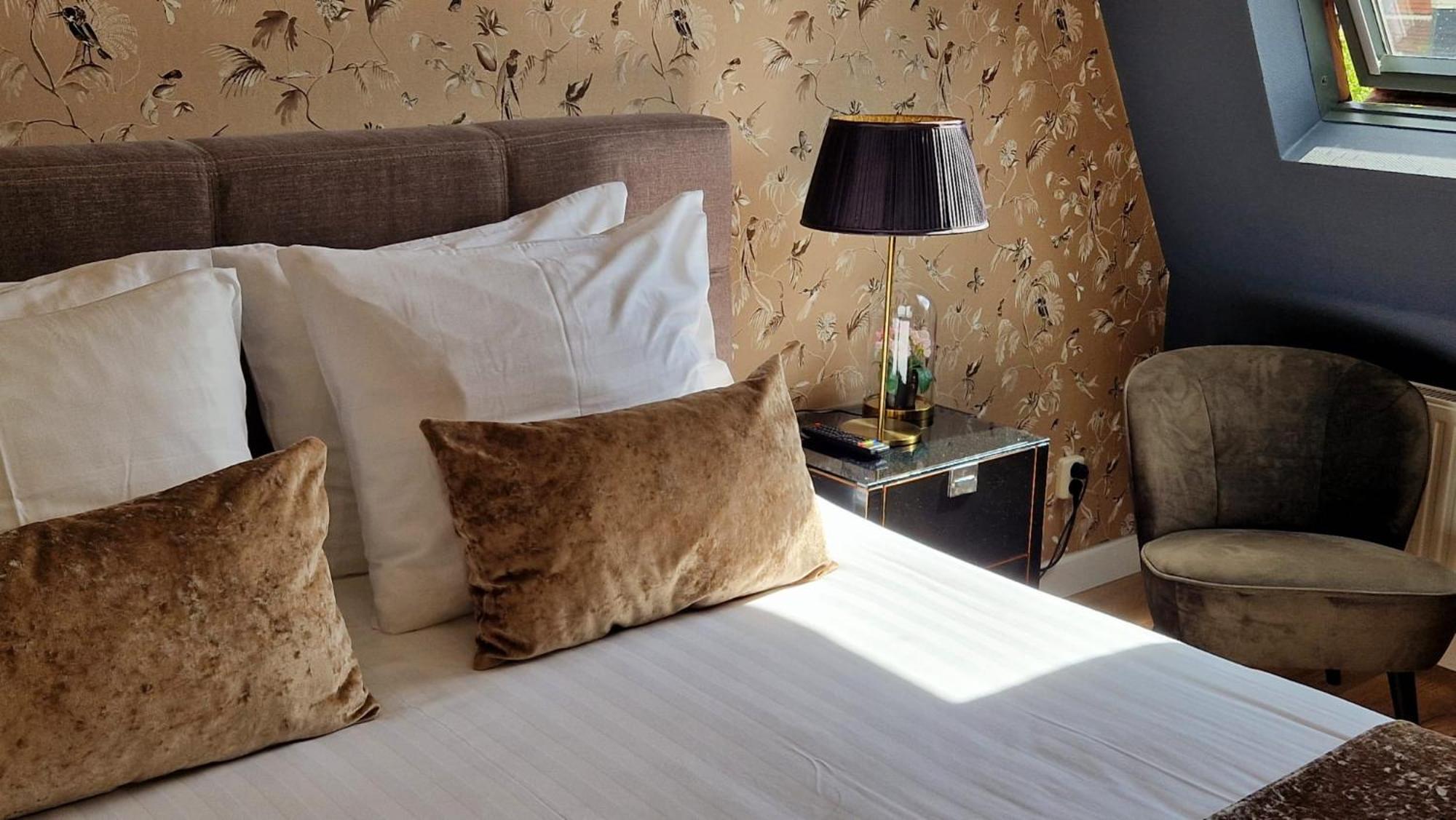 Double or Twin Room Canal View