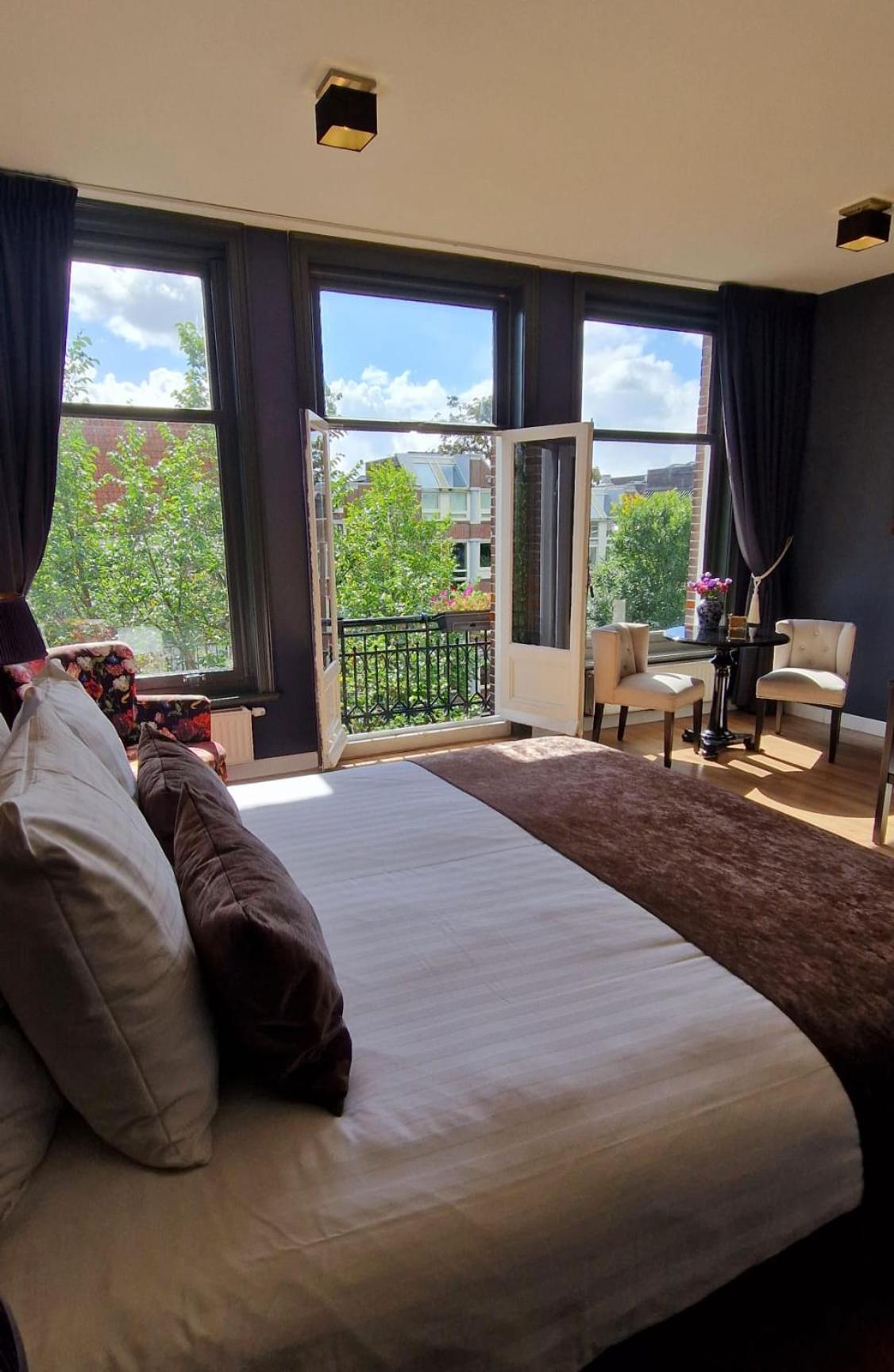 Double or Twin Room Canal View