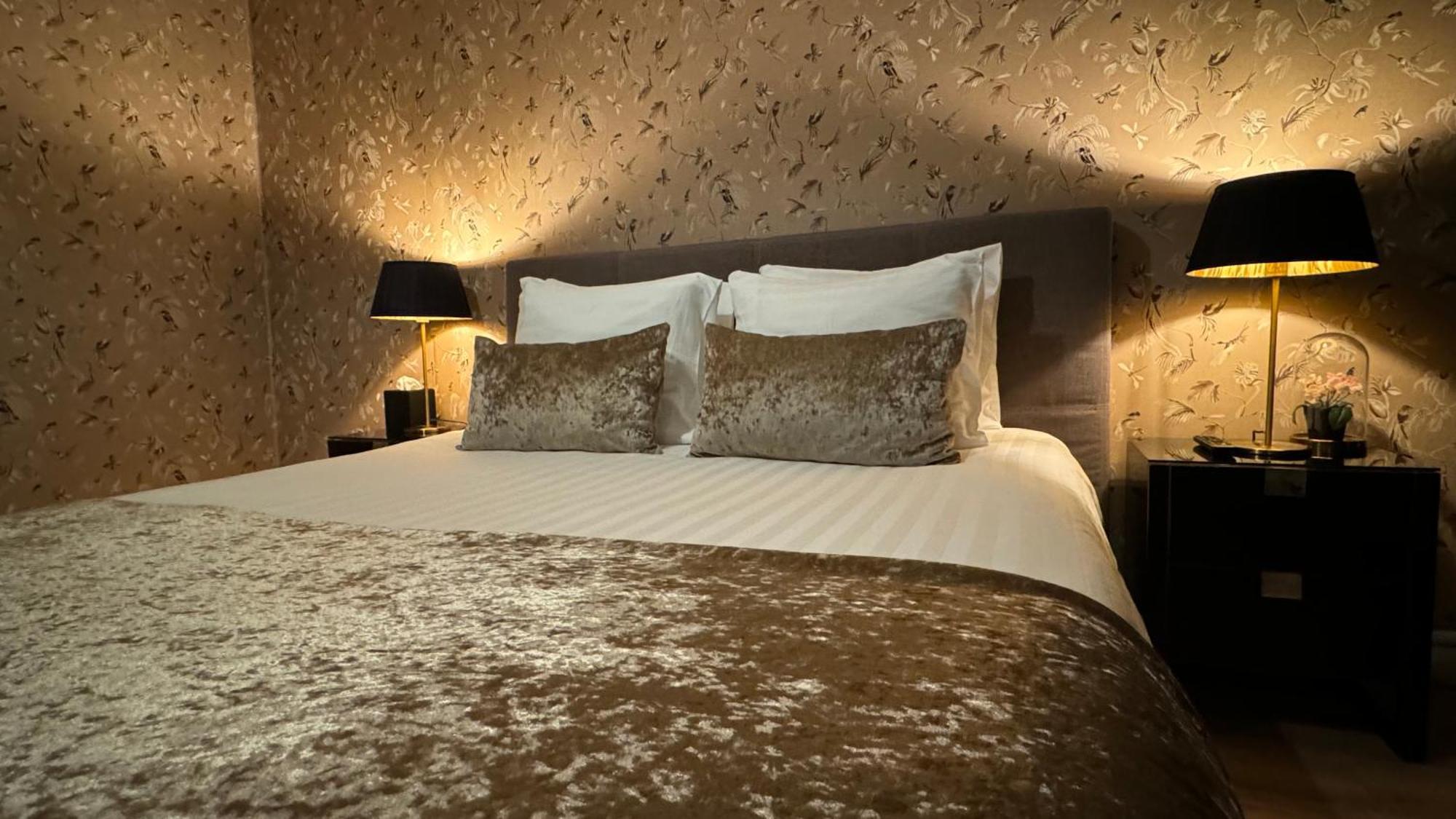 Double or Twin Room Canal View