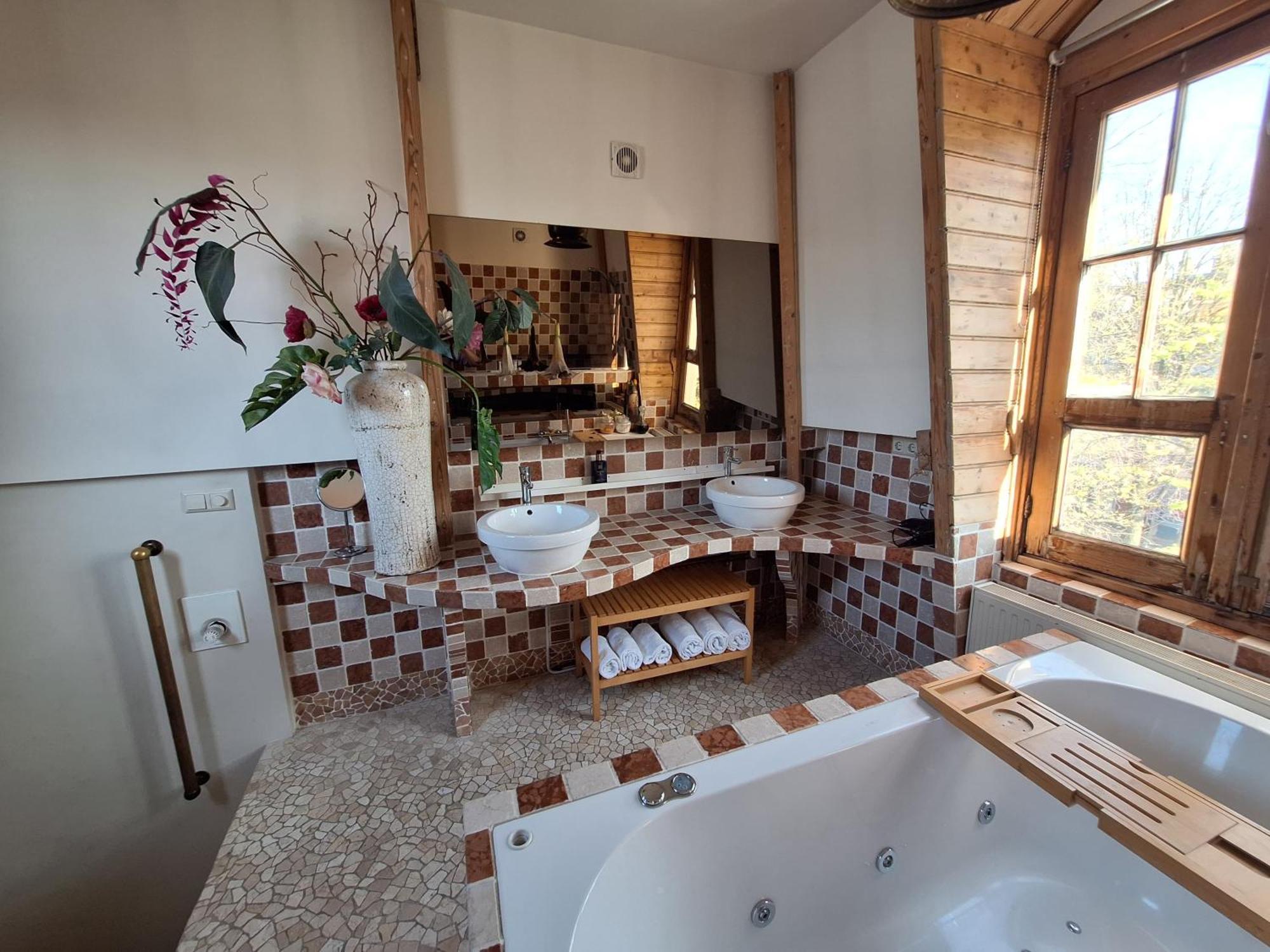 Double Room Private Bathroom