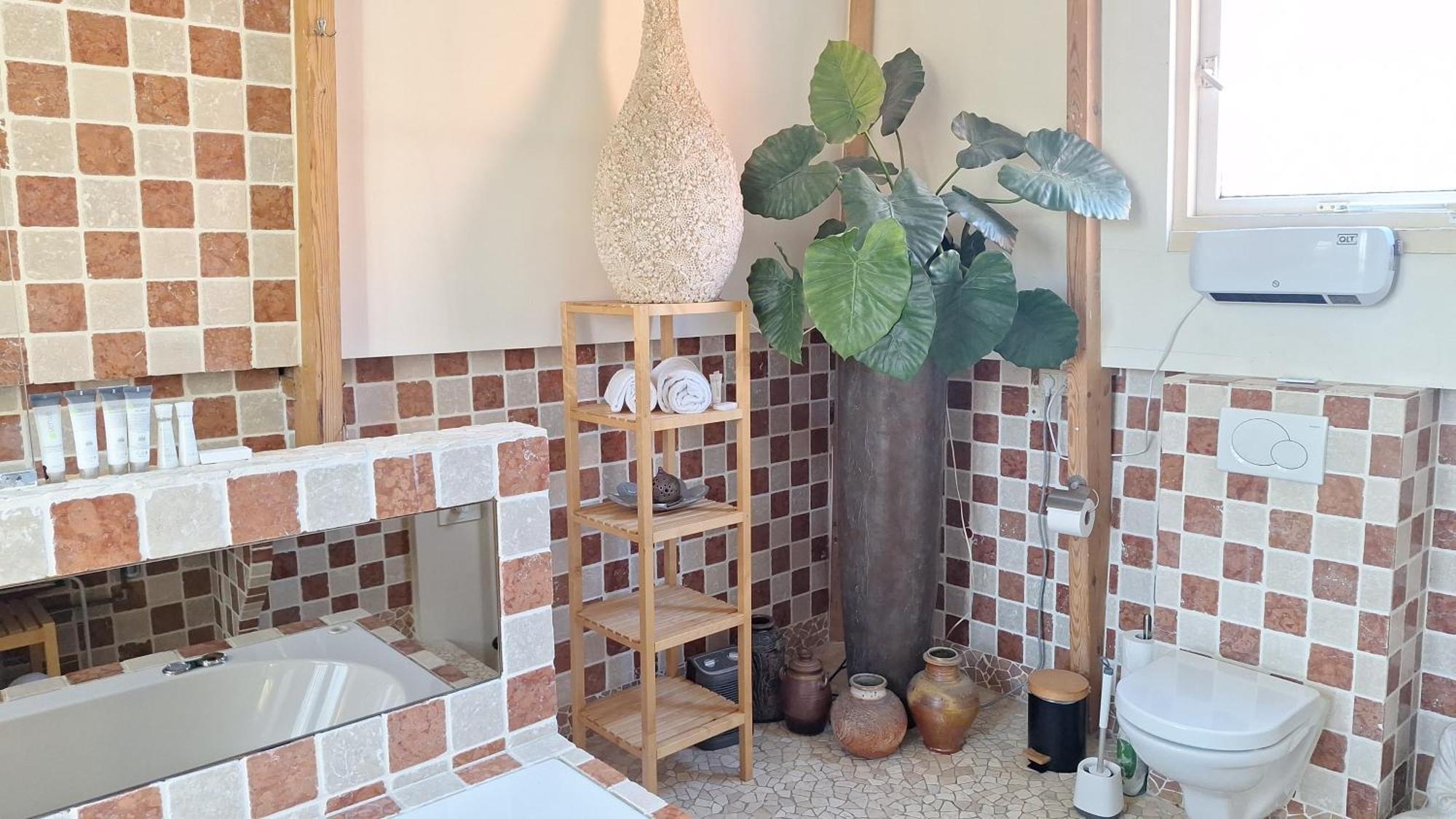 Double Room Private Bathroom
