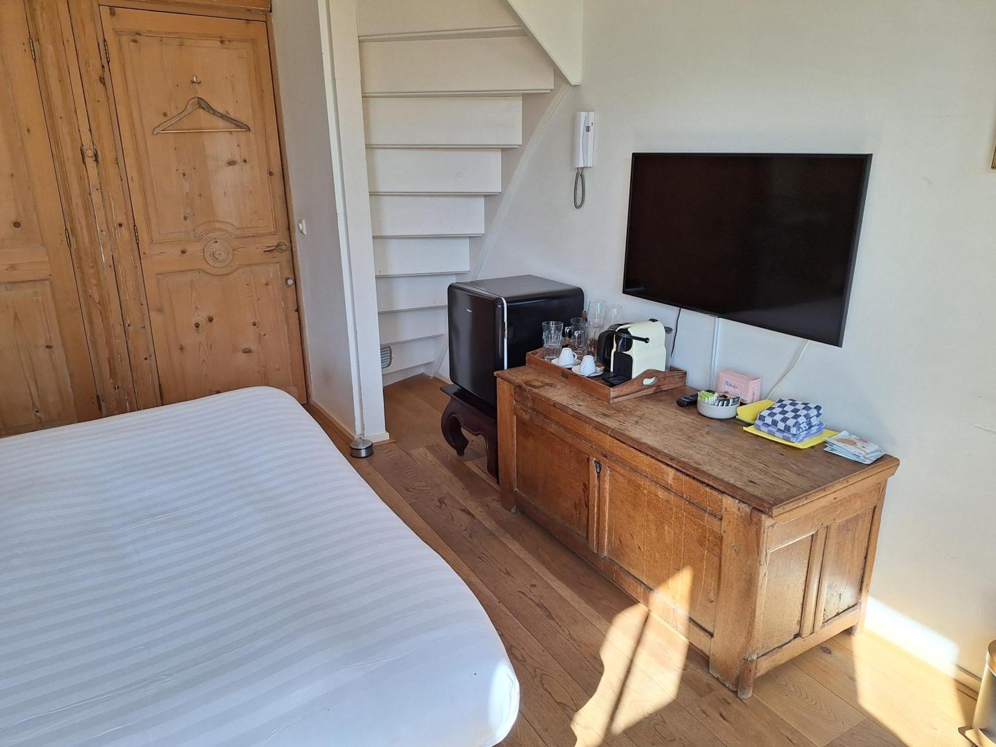 Double Room Private Bathroom