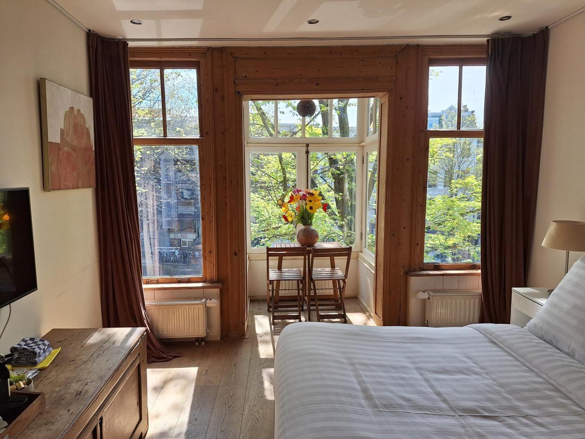 Double Room Private Bathroom