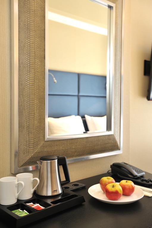 Double Room Street Side Ground Floor