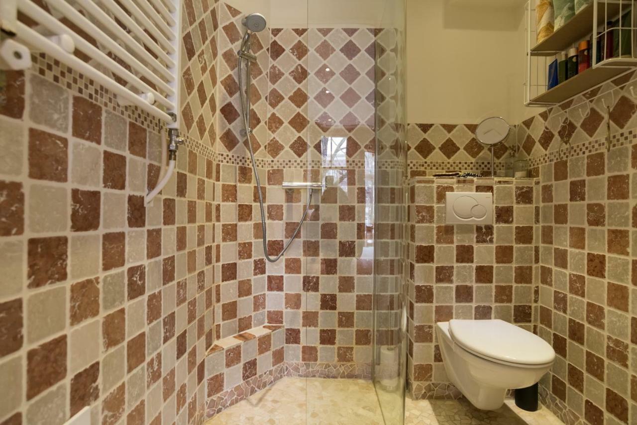 Double Room Private Bathroom
