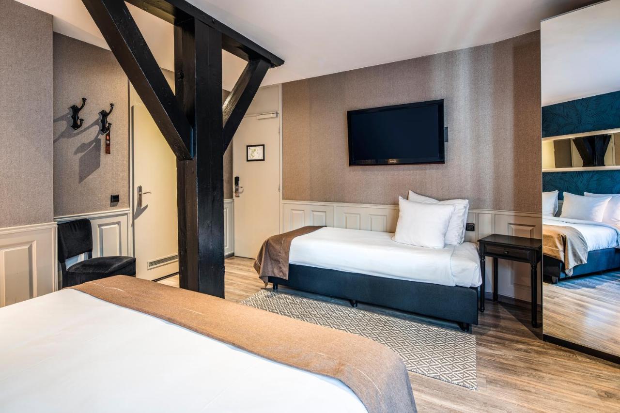 Triple three person room double bed single bed