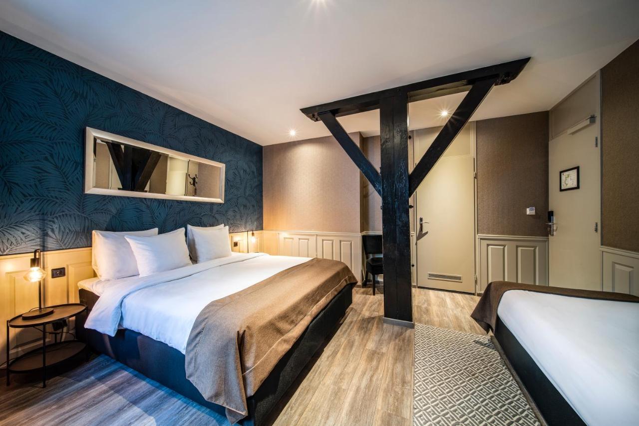 Triple three person room double bed single bed