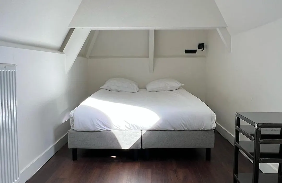 Amigo Hotel-1