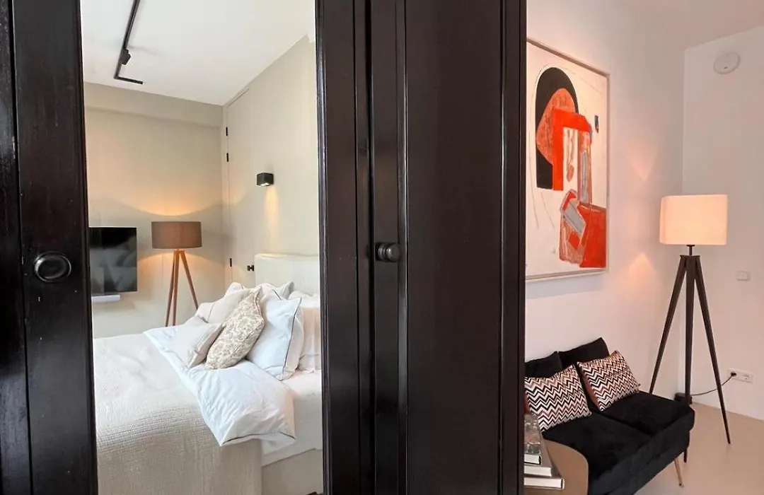 B&B Urban Oasis With Free Parking-1