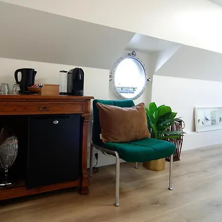 Eco Houseboat-2