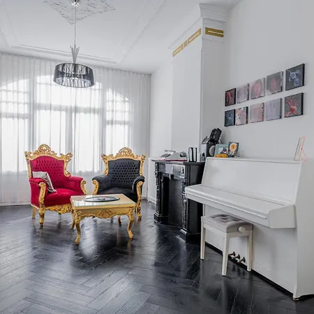 Dina-Perla Lodges, Shared Home - Not Hotel - In Museum District-3