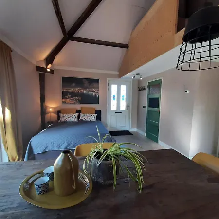Appartement Voorhuis En Chalet Klein Waterland-2