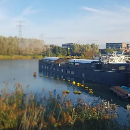 Euphrate Houseboat-2