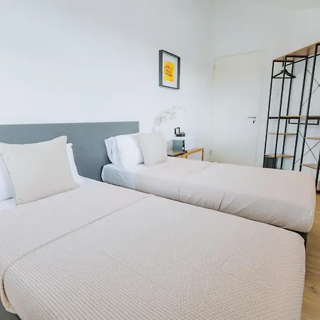 Dutch Design Villa With 6 Luxurious Bedrooms-3