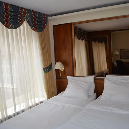 Rembrandtplein Hotel-3