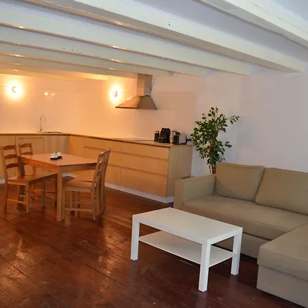 Rembrandtplein Bed&Breakfast-2