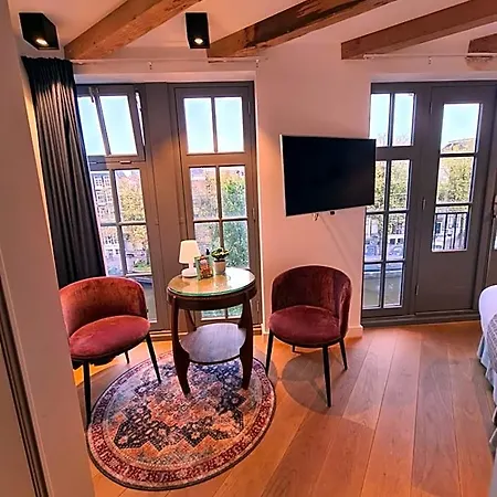 Canal View Suite-3